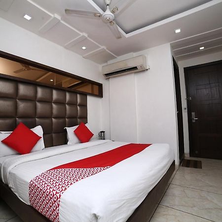 Oyo 11150 Hotel Jmd Rooms Нью-Дели Экстерьер фото