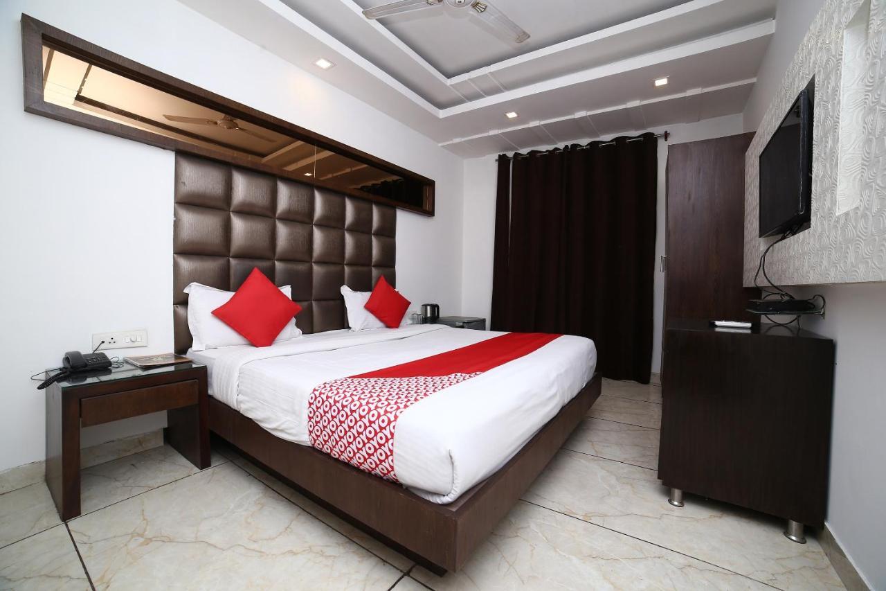 Oyo 11150 Hotel Jmd Rooms Нью-Дели Экстерьер фото