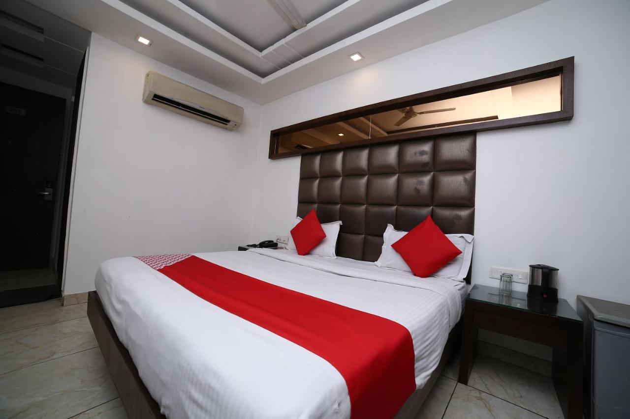 Oyo 11150 Hotel Jmd Rooms Нью-Дели Экстерьер фото