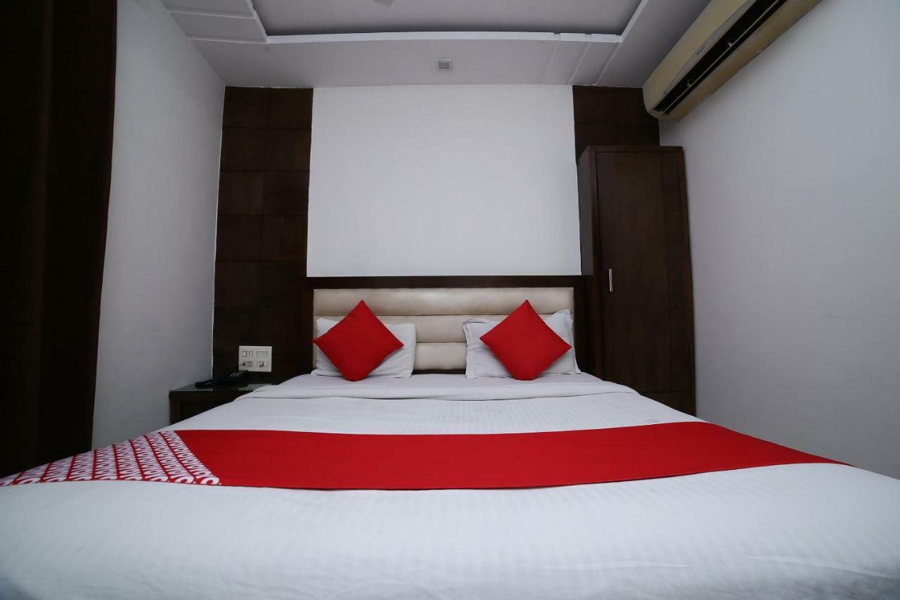 Oyo 11150 Hotel Jmd Rooms Нью-Дели Экстерьер фото